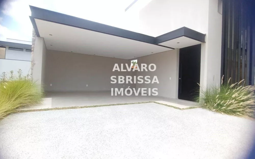 Casa de Condomínio à venda com 3 quartos, 250m² - Foto 2