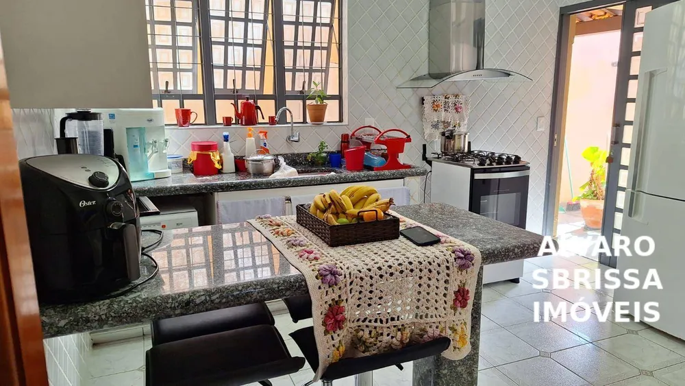 Casa, 3 quartos, 199 m² - Foto 2