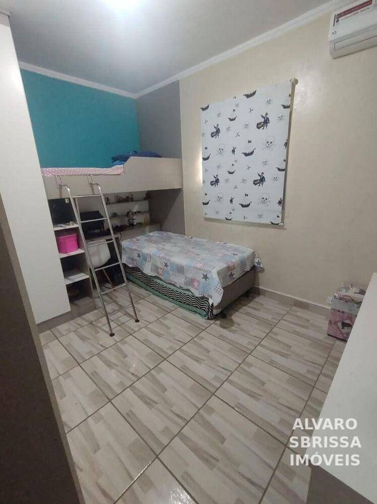 Casa à venda com 3 quartos, 149m² - Foto 1