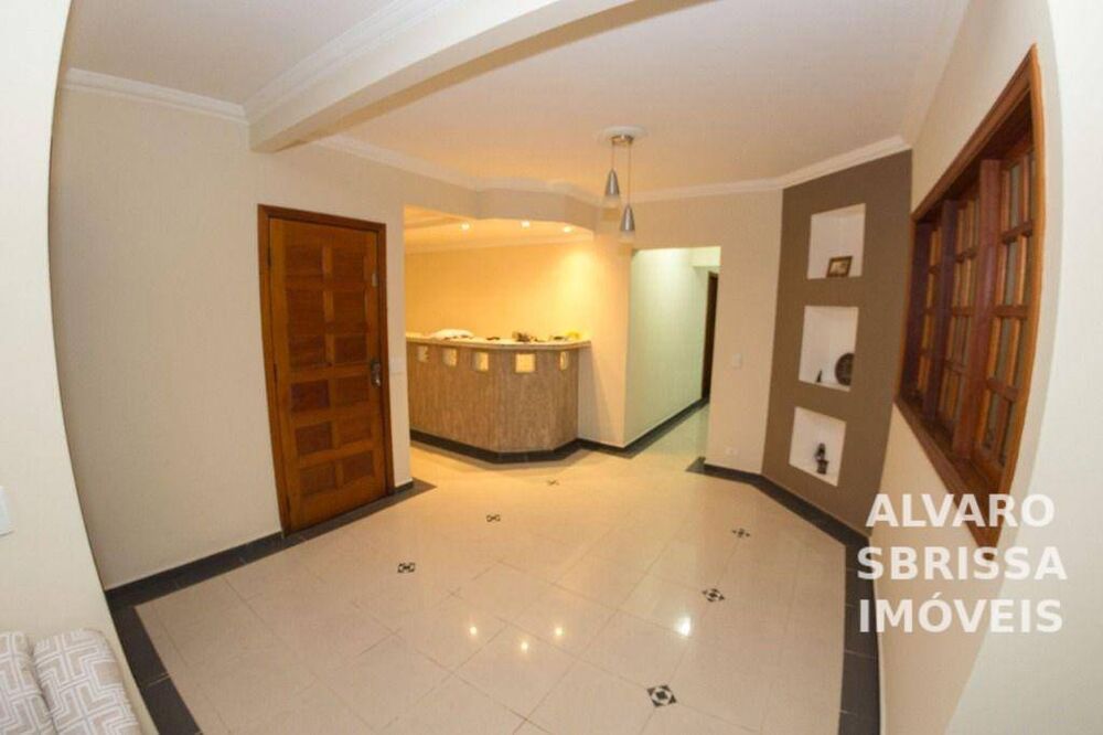 Casa, 4 quartos, 222 m² - Foto 1