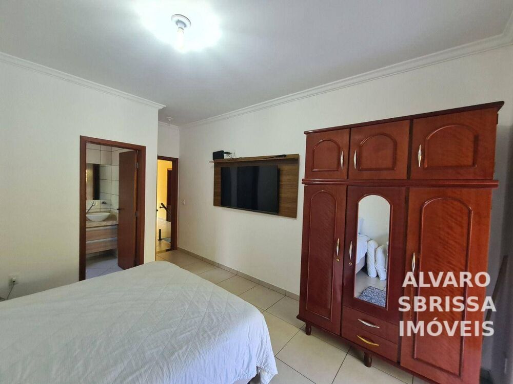 Chácara à venda com 3 quartos, 219m² - Foto 6