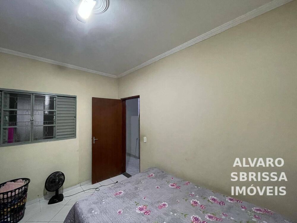 Casa, 4 quartos, 247 m² - Foto 2