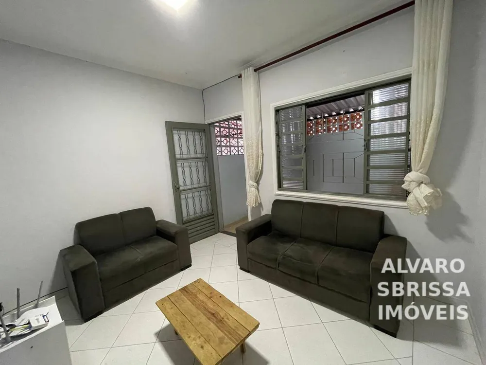 Casa, 4 quartos, 247 m² - Foto 2
