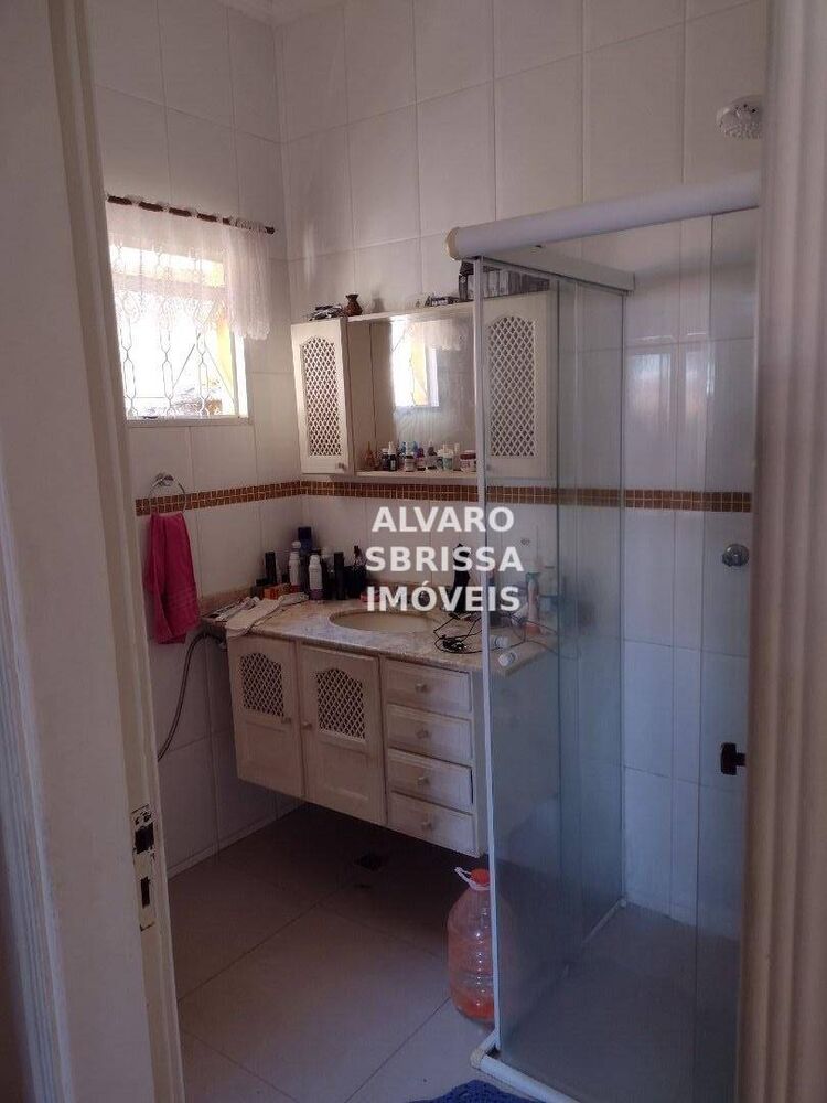 Casa à venda com 4 quartos, 147m² - Foto 1