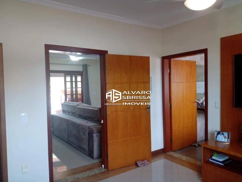 Casa, 4 quartos, 210 m² - Foto 1