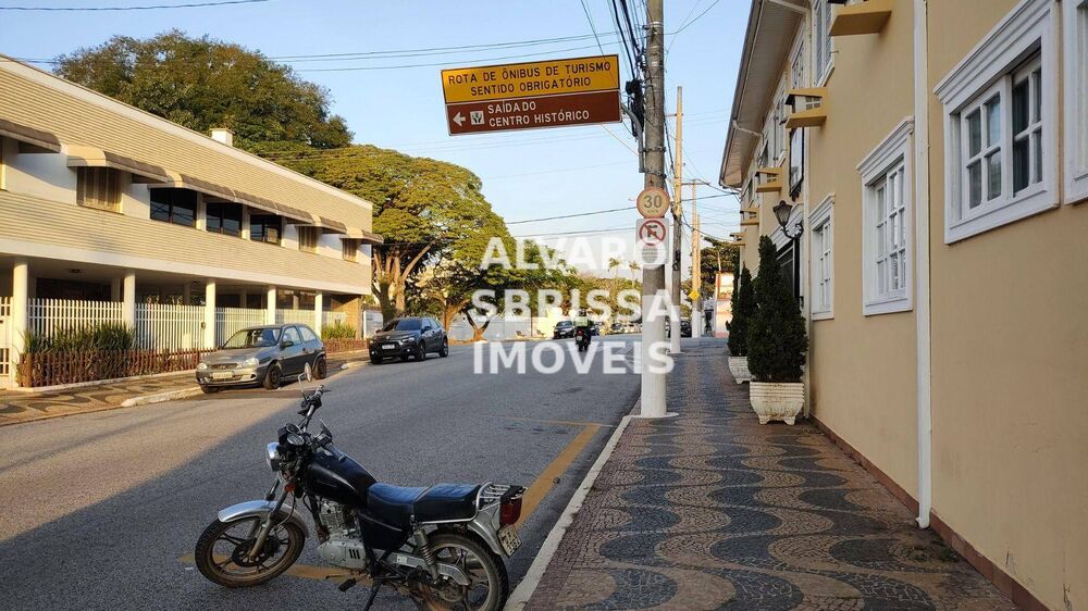 Casa à venda com 3 quartos, 200m² - Foto 4
