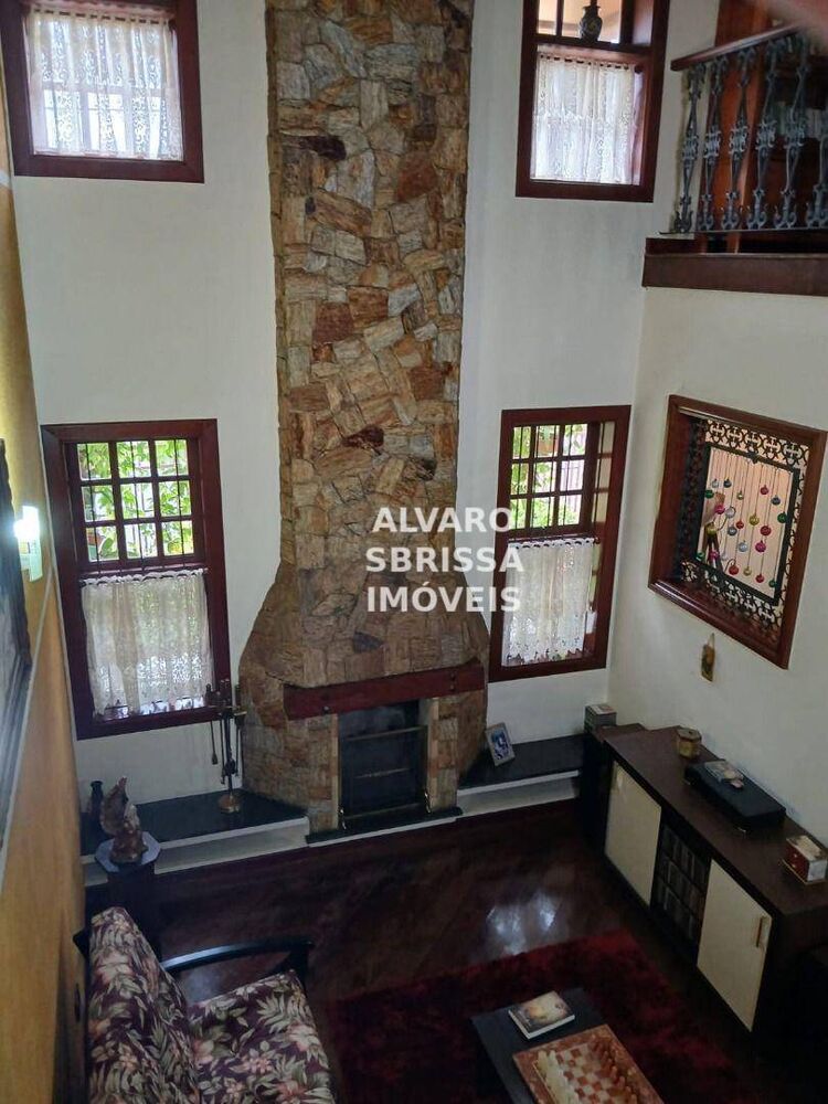 Casa, 3 quartos, 253 m² - Foto 1