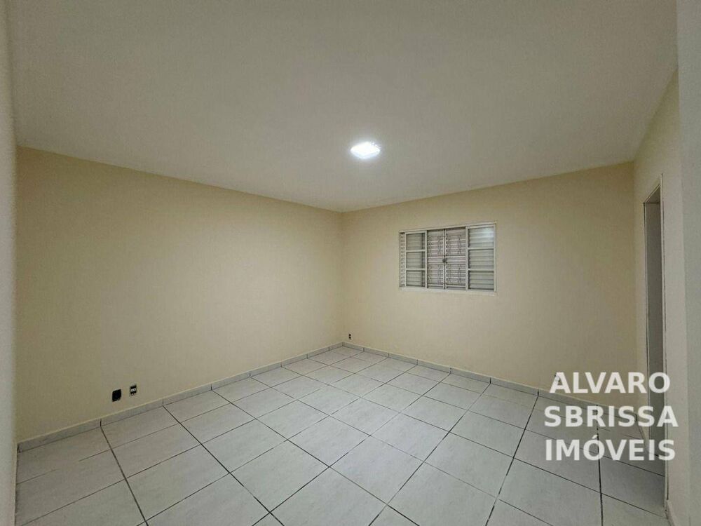 Casa à venda com 3 quartos, 130m² - Foto 3