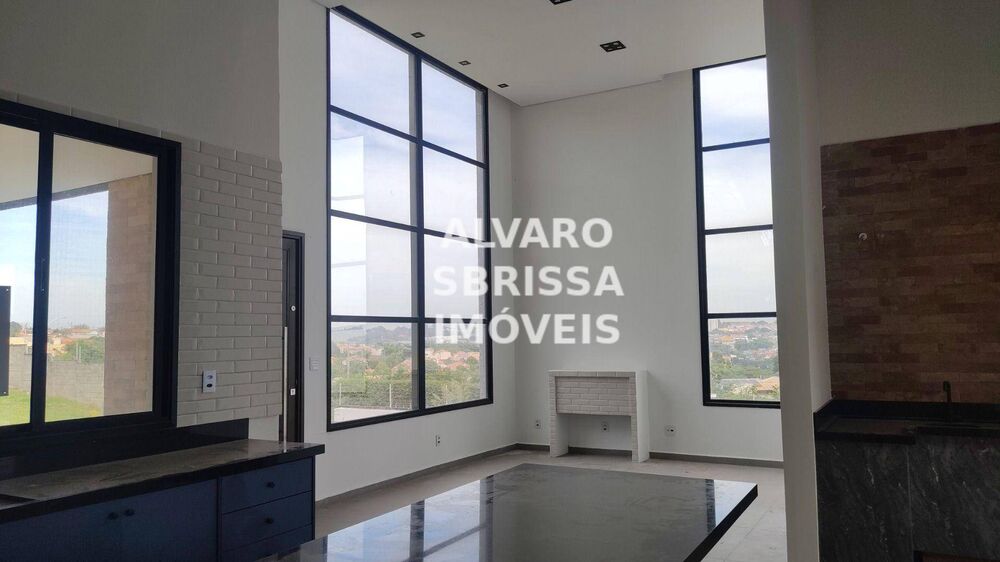 Casa de Condomínio para alugar com 3 quartos, 244m² - Foto 2