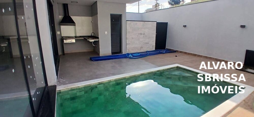 Casa de Condomínio à venda e aluguel com 3 quartos, 195m² - Foto 1