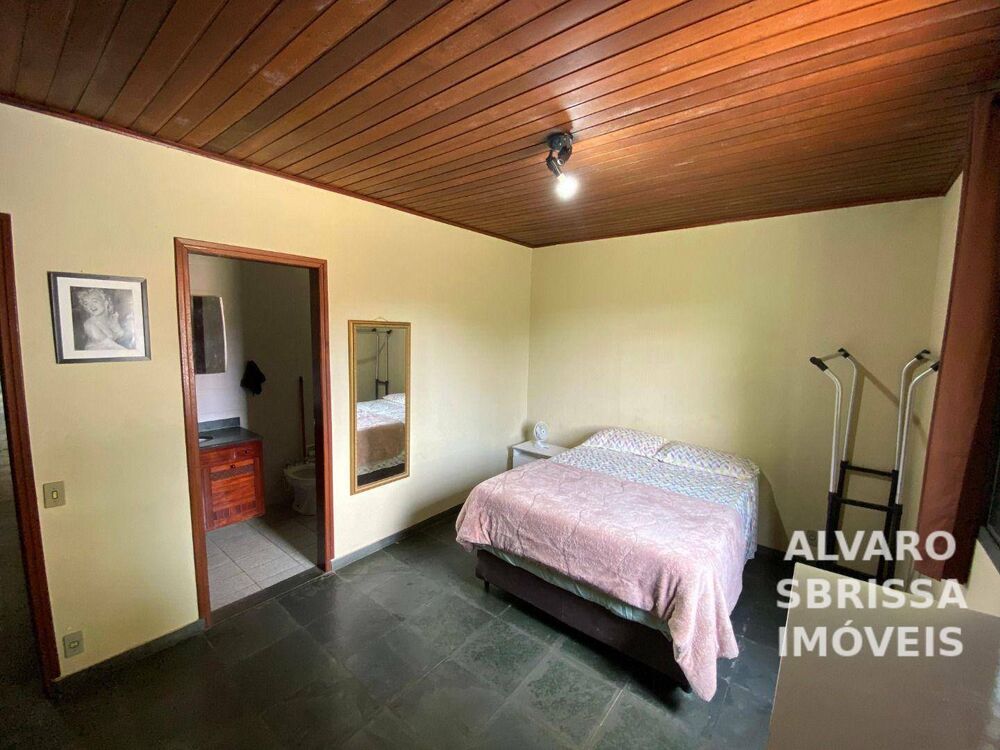 Chácara à venda com 3 quartos, 215m² - Foto 2