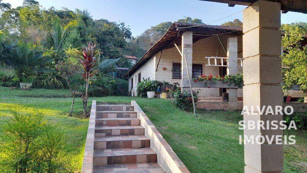Chácara à venda com 3 quartos, 400m² - Foto 1