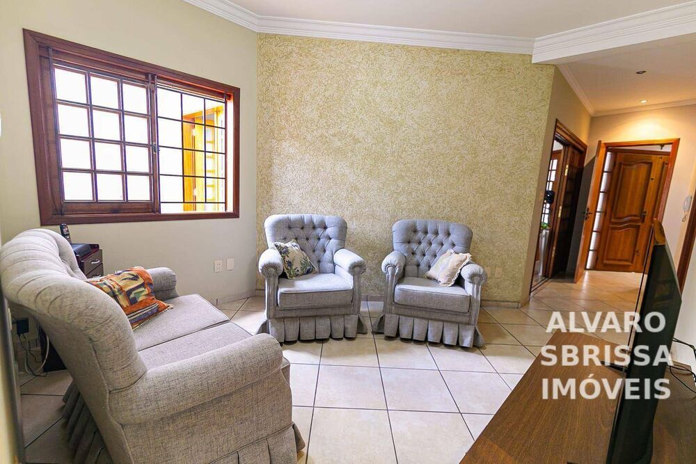 Casa, 4 quartos, 275 m² - Foto 2