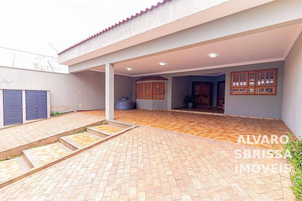 Casa, 4 quartos, 275 m² - Foto 1