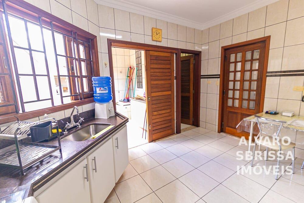 Casa, 4 quartos, 275 m² - Foto 18