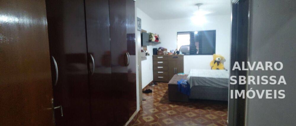 Casa à venda com 3 quartos, 242m² - Foto 4