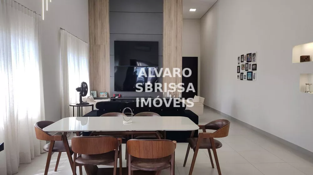 Casa de Condomínio à venda com 3 quartos, 260m² - Foto 1