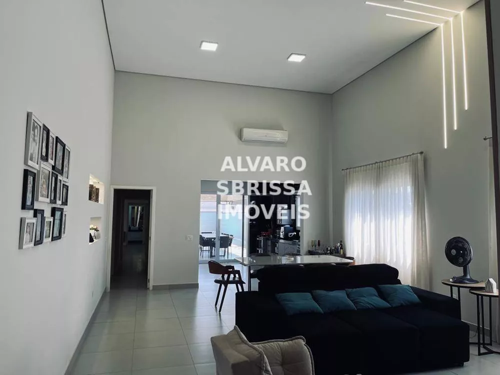 Casa de Condomínio à venda com 3 quartos, 260m² - Foto 2