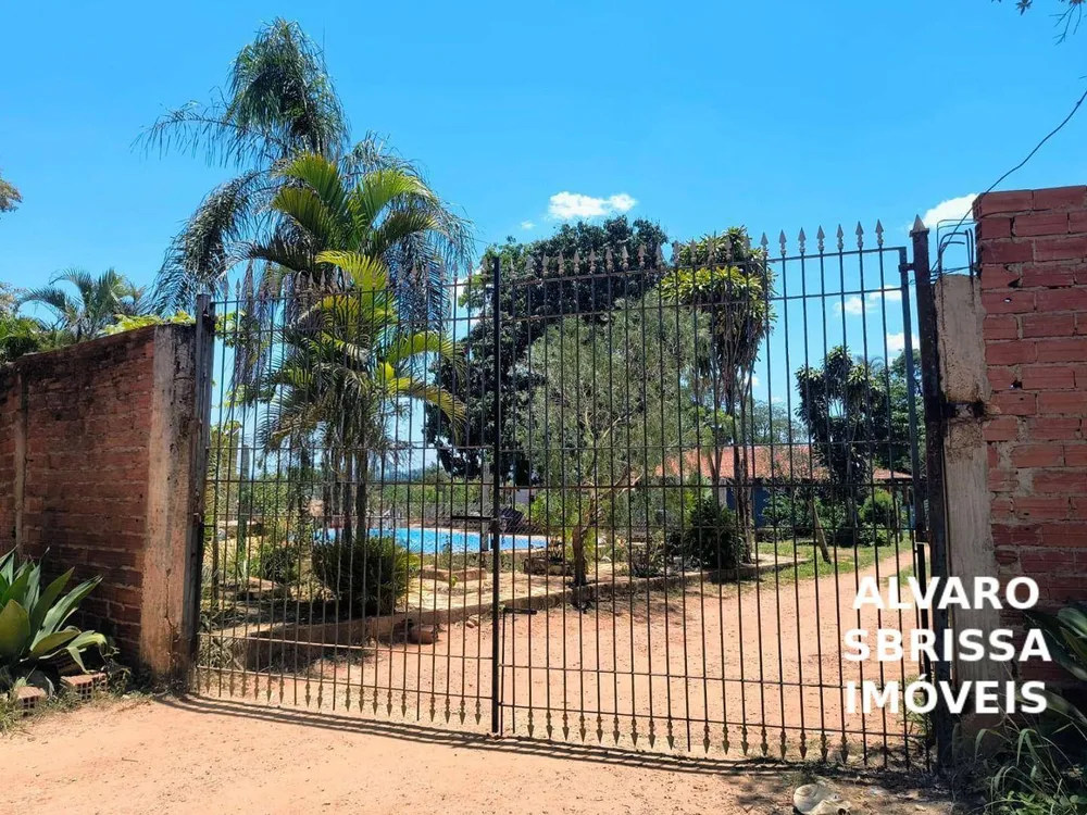 Chácara, 3 quartos, 1700 m² - Foto 1