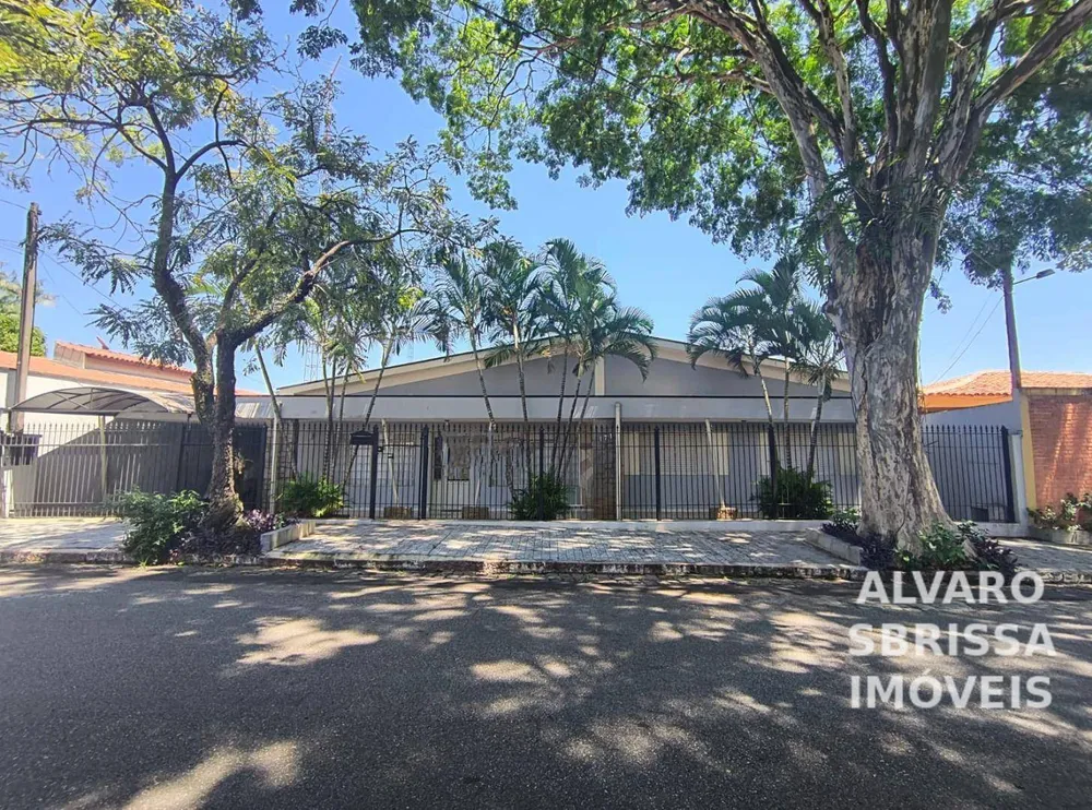 Casa, 3 quartos, 237 m² - Foto 1