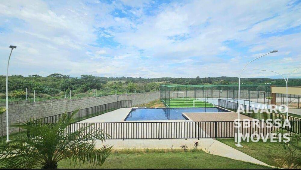 Casa de Condomínio à venda com 4 quartos, 255m² - Foto 2