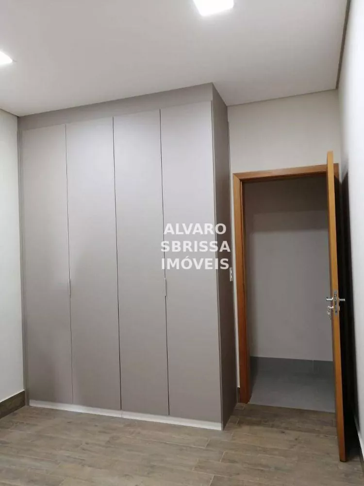 Casa de Condomínio à venda com 3 quartos, 220m² - Foto 3