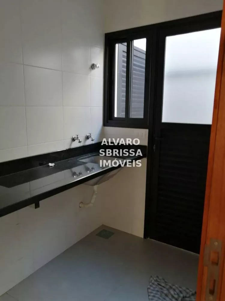 Casa de Condomínio à venda com 3 quartos, 220m² - Foto 2