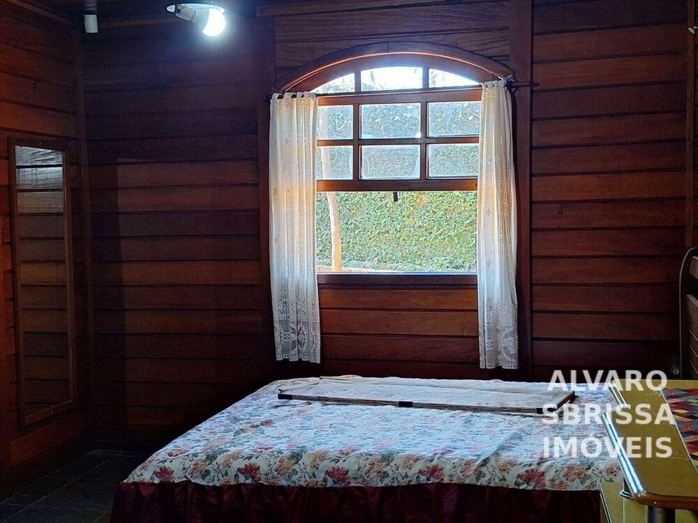 Chácara para alugar com 3 quartos, 300m² - Foto 1