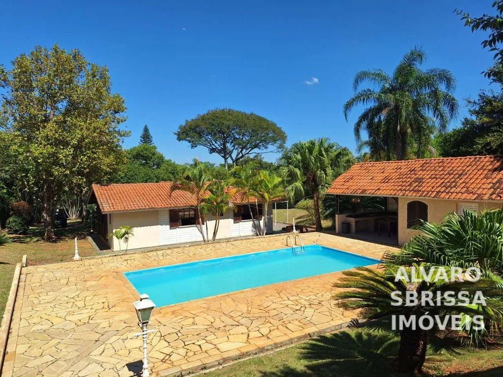 Chácara, 3 quartos, 2600 m² - Foto 1