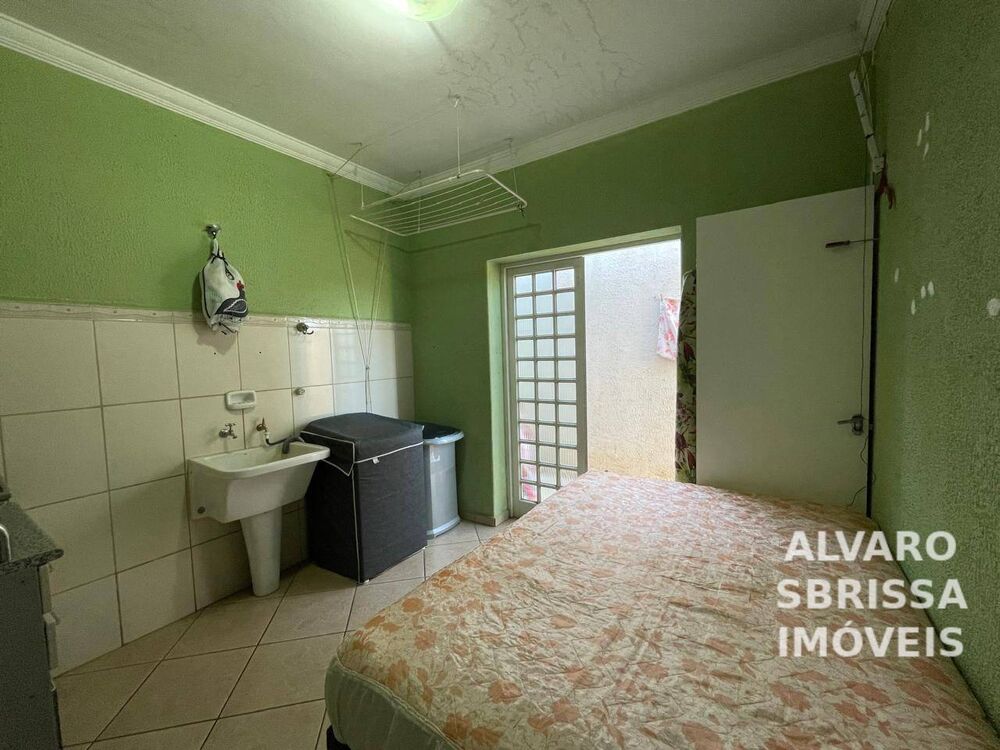 Casa à venda com 4 quartos, 128m² - Foto 5
