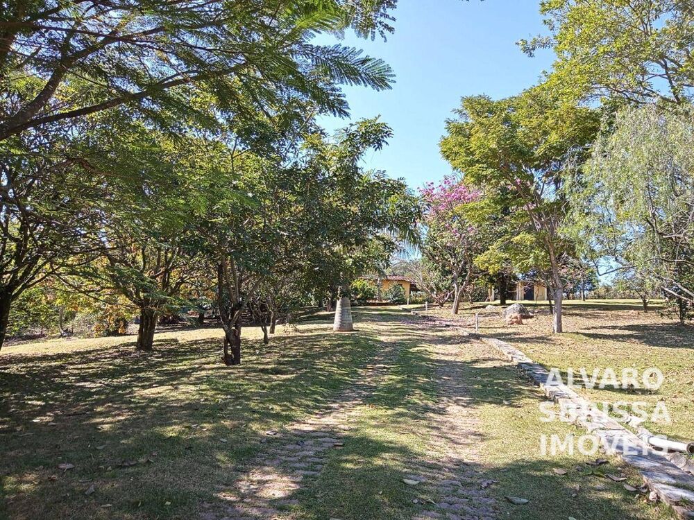 Sítio à venda com 3 quartos, 300m² - Foto 2