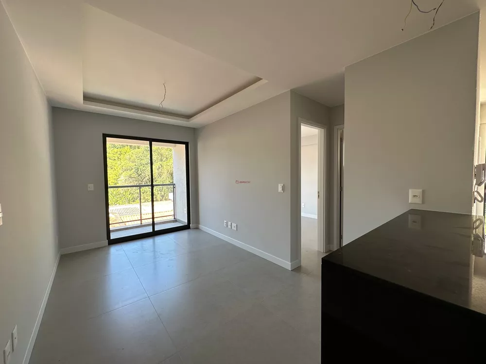 Apartamento à venda com 1 quarto, 50m² - Foto 2