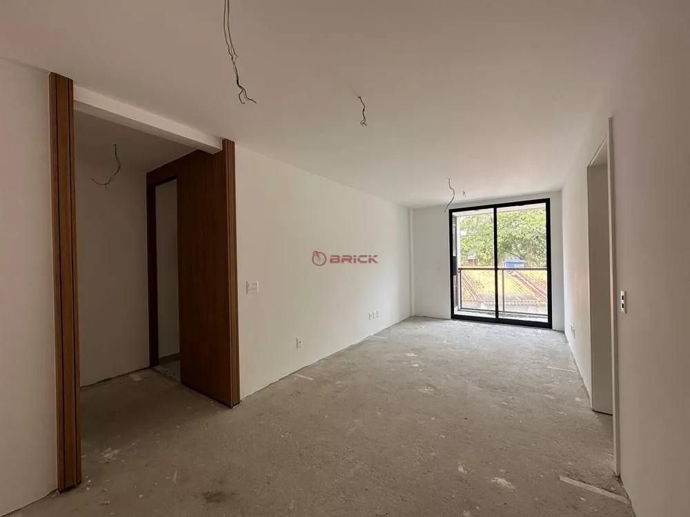 Apartamento à venda com 3 quartos, 90m² - Foto 1