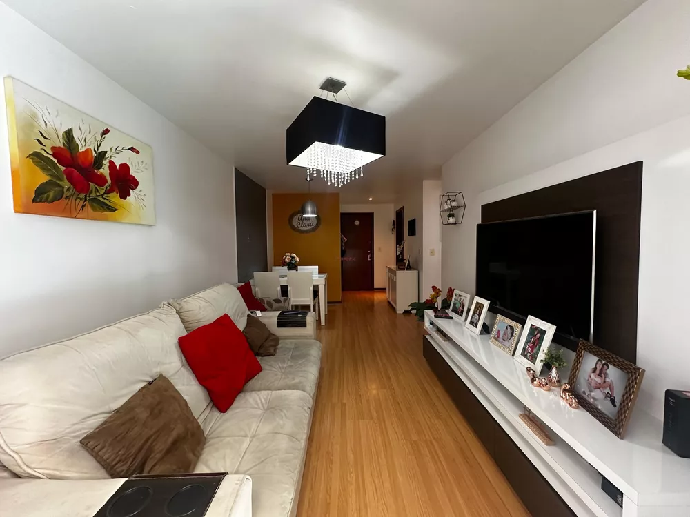 Apartamento à venda com 2 quartos, 60m² - Foto 1