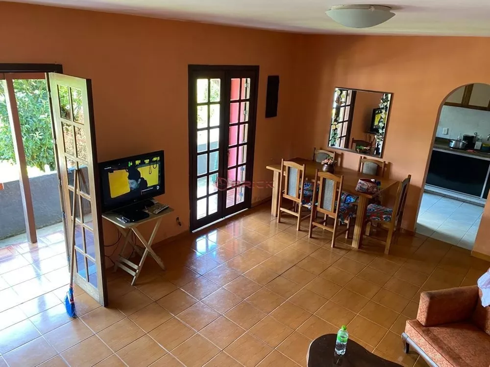 Casa à venda com 3 quartos, 130m² - Foto 1