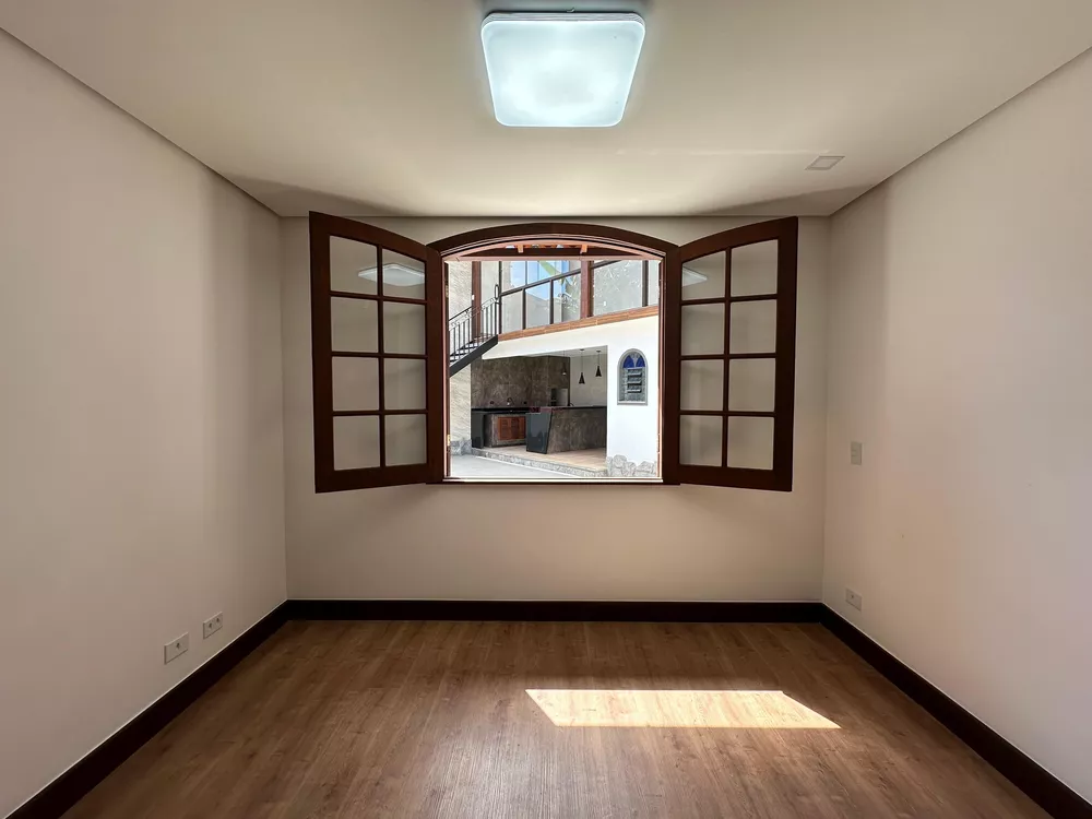 Casa à venda com 4 quartos, 317m² - Foto 16