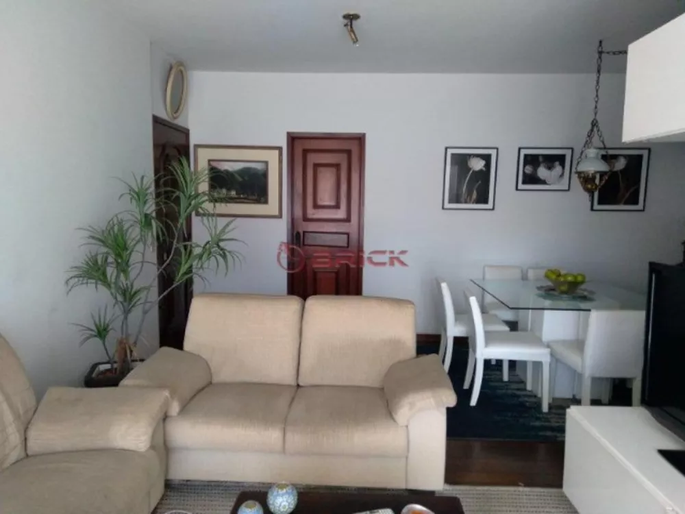 Apartamento à venda com 3 quartos, 147m² - Foto 2