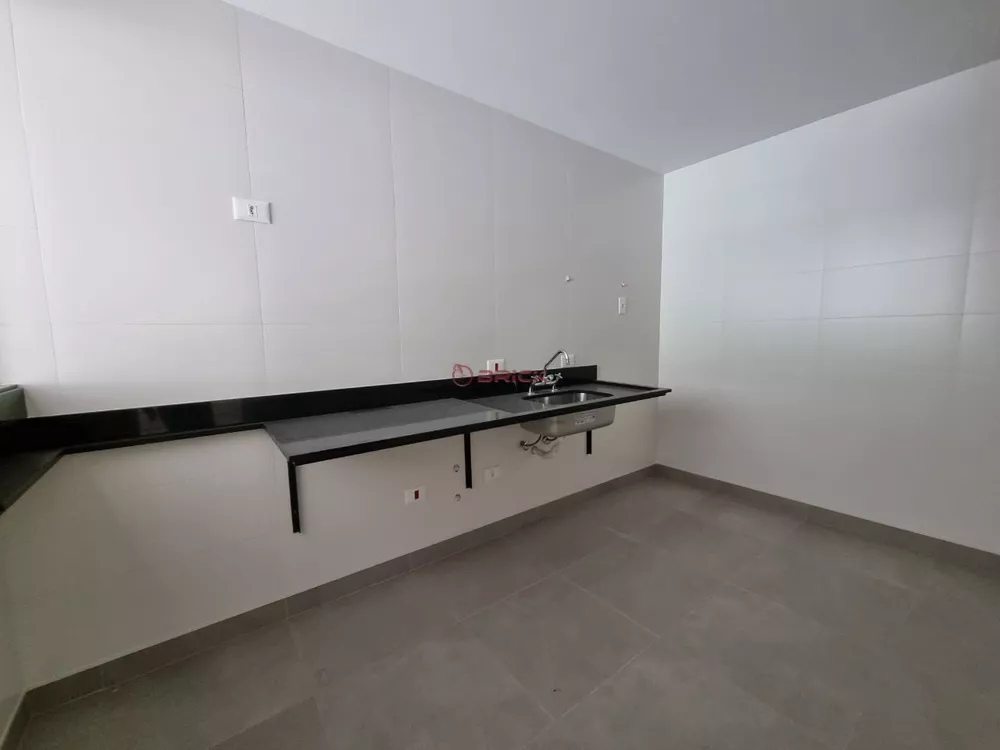 Apartamento à venda com 2 quartos, 75m² - Foto 4