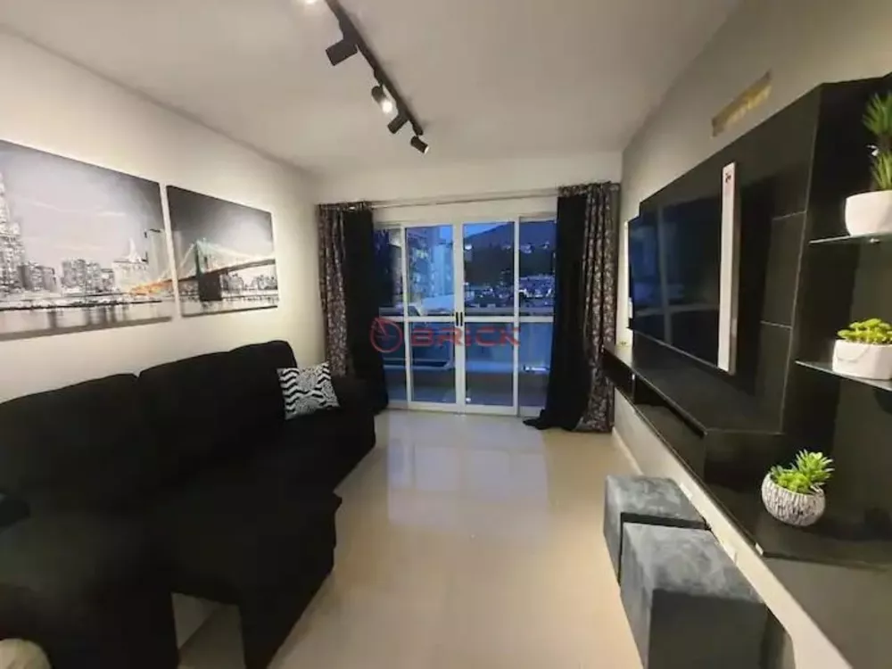 Apartamento à venda com 2 quartos, 76m² - Foto 1