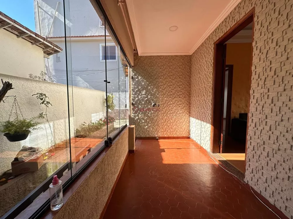 Casa à venda com 5 quartos, 250m² - Foto 9