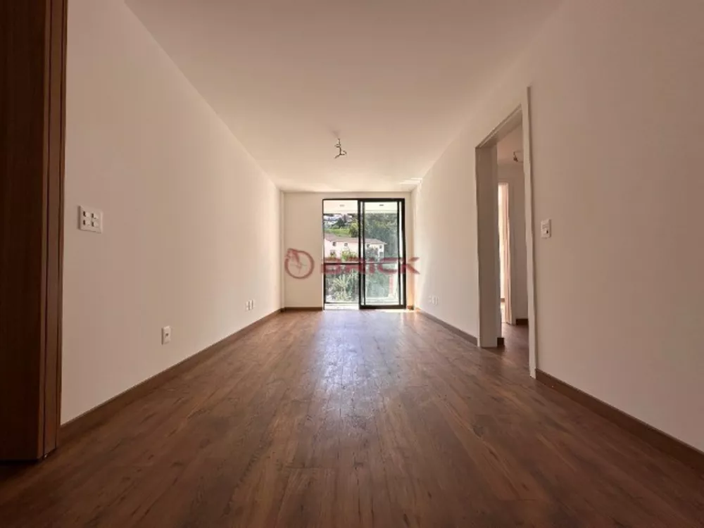 Apartamento à venda com 3 quartos, 90m² - Foto 2