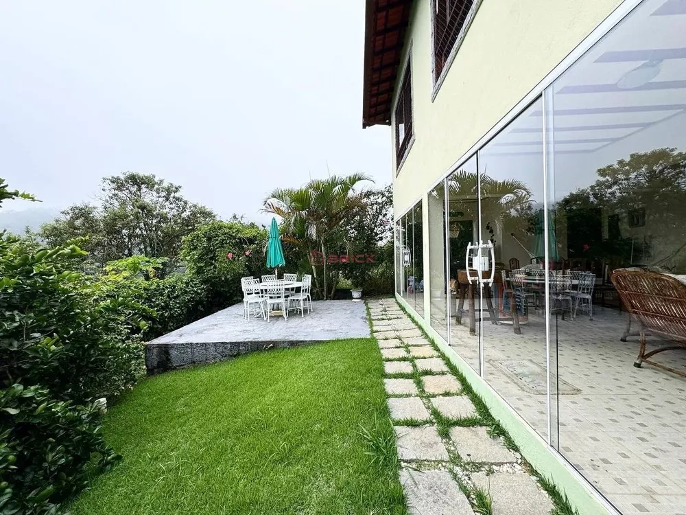 Casa à venda com 4 quartos, 146m² - Foto 2