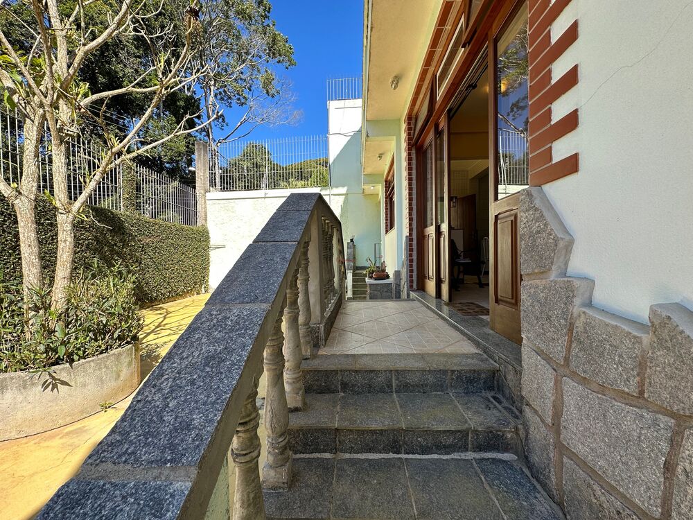 Casa à venda com 3 quartos, 344m² - Foto 4