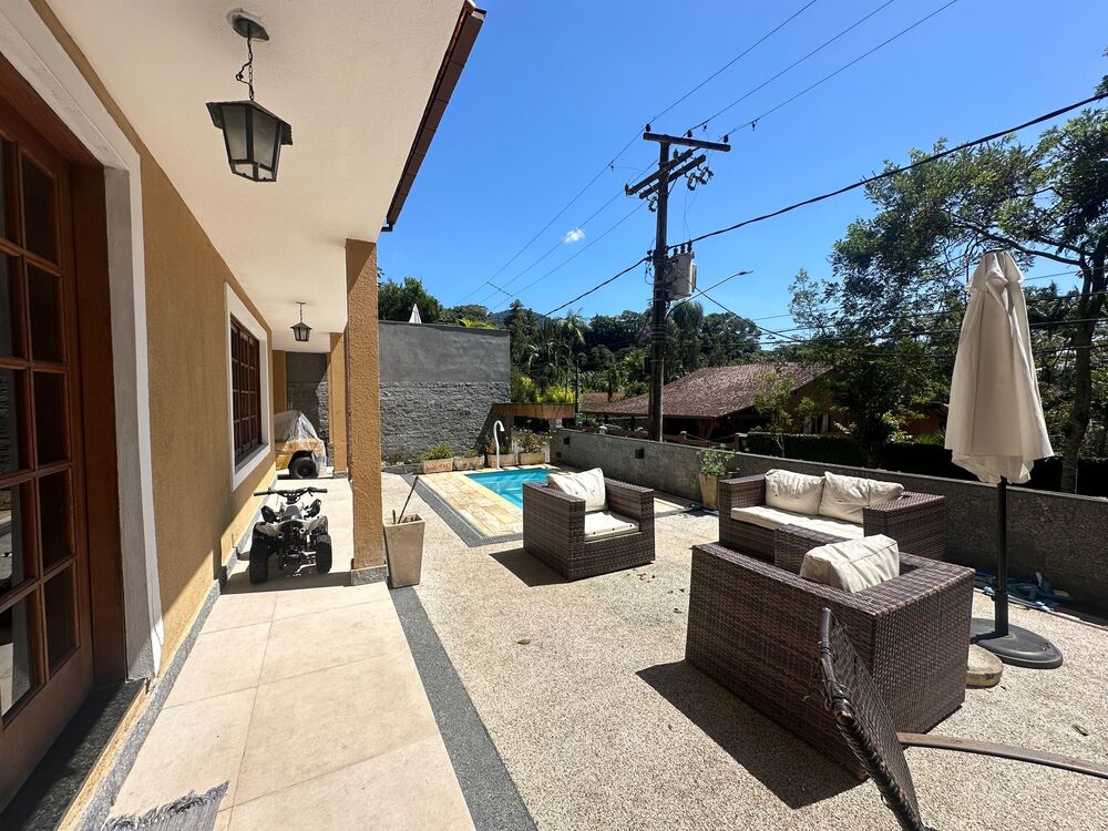 Casa à venda com 6 quartos, 340m² - Foto 4