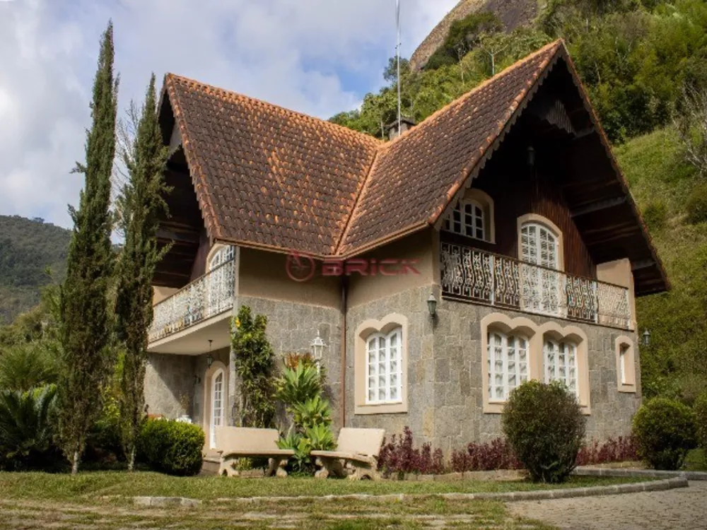 Casa à venda com 3 quartos, 350m² - Foto 1