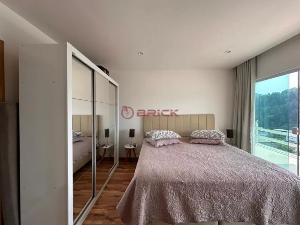 Casa à venda com 2 quartos, 200m² - Foto 7