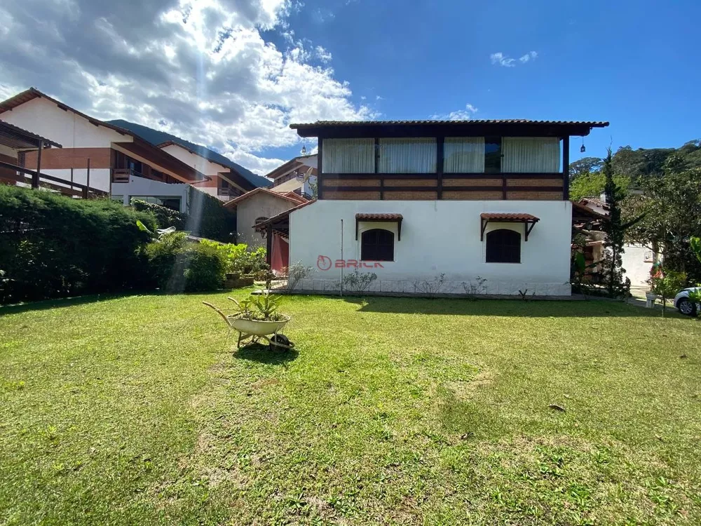 Casa à venda com 4 quartos, 250m² - Foto 4