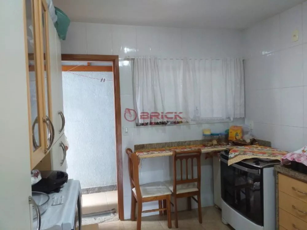 Casa à venda com 2 quartos, 120m² - Foto 12