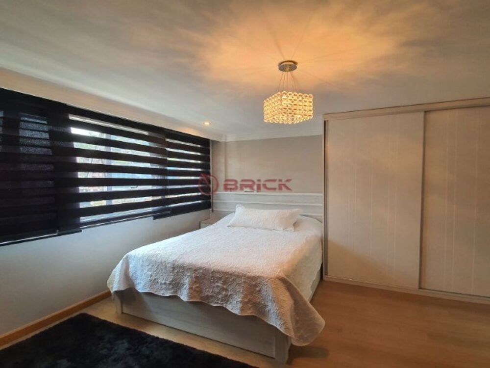 Cobertura à venda com 5 quartos, 390m² - Foto 1