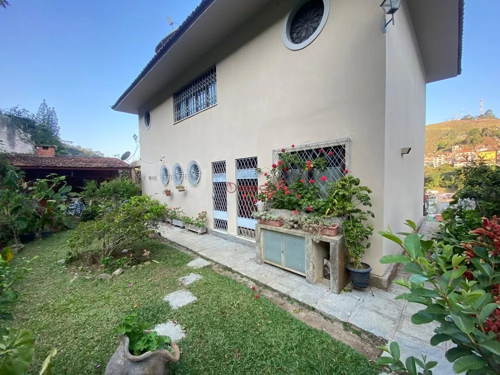 Casa à venda com 3 quartos, 146m² - Foto 1